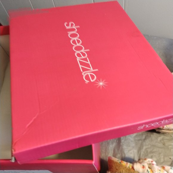 Shoe Dazzle White Floral Wedges 10 Sandals - Picture 8 of 10